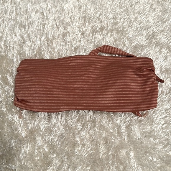 H&M Bikini Top - Picture 1 of 3